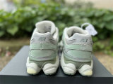 Authentic New Balance U90608Z4