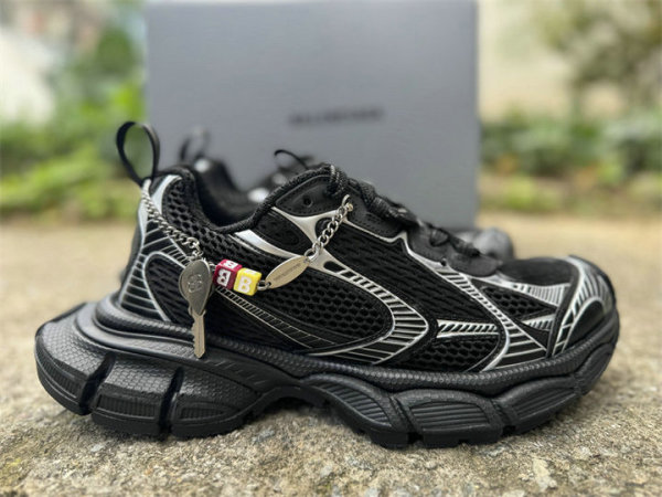 Balenciaga 3XL Silver/Black