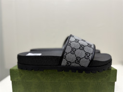 Gucci Slippers  (90)