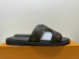 LV Slippers 39-45 (53)