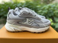LV SNEAKERS (137)