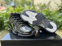 Authentic Comme des Garçons × Air Jordan 11 White/Black Authentic Comme des Garçons × Air Jordan 11 White/Black